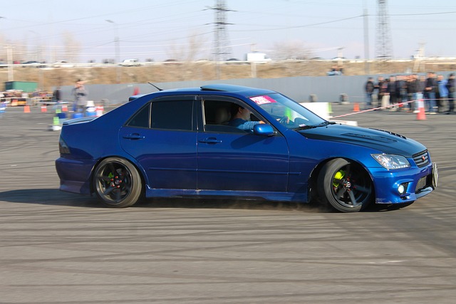 政府通过各 政府通过各